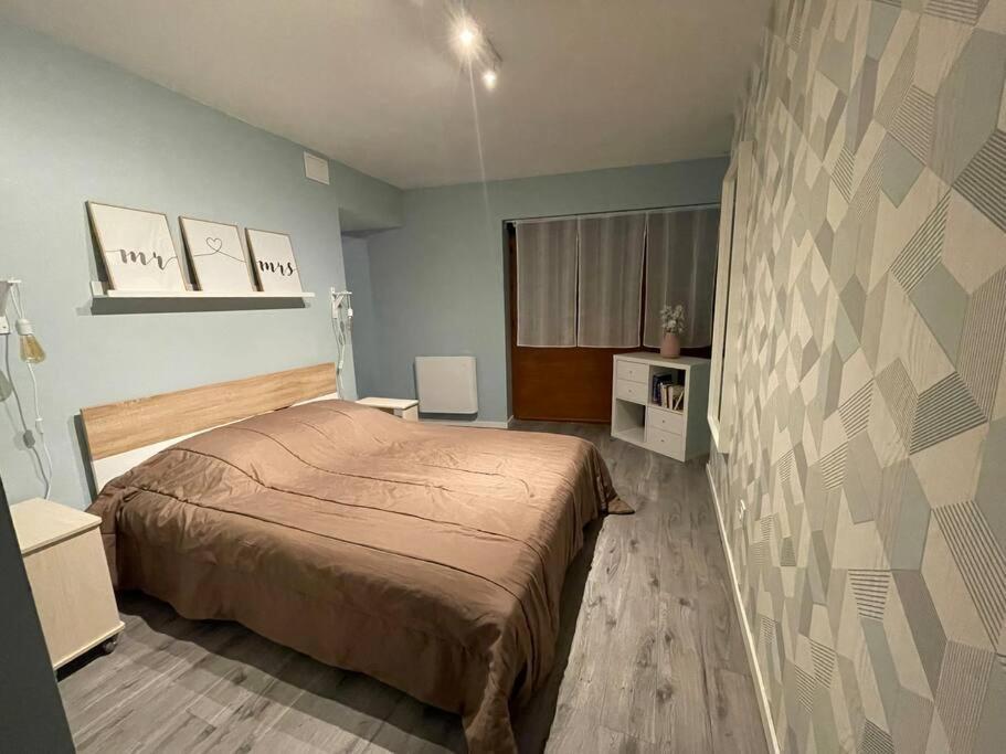 Au Coeur De La Cite Medievale Montlucon Ngoại thất bức ảnh