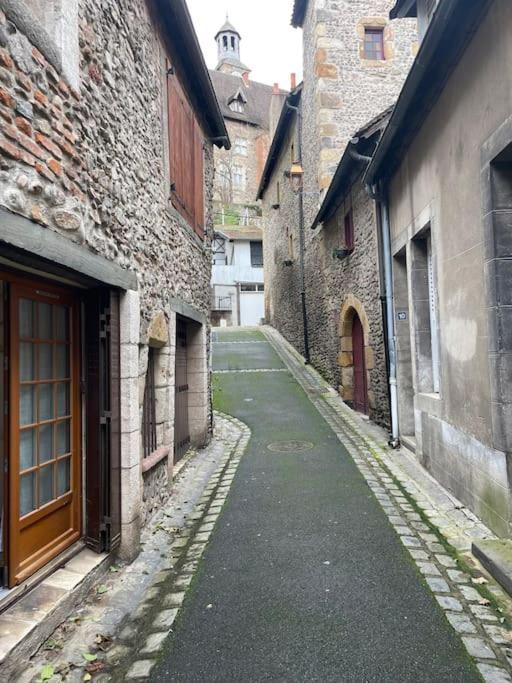 Au Coeur De La Cite Medievale Montlucon Ngoại thất bức ảnh